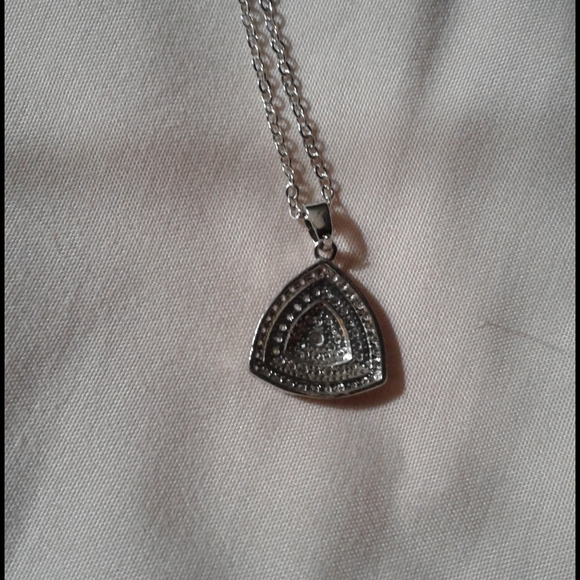 Necklace - Picture 3 of 4